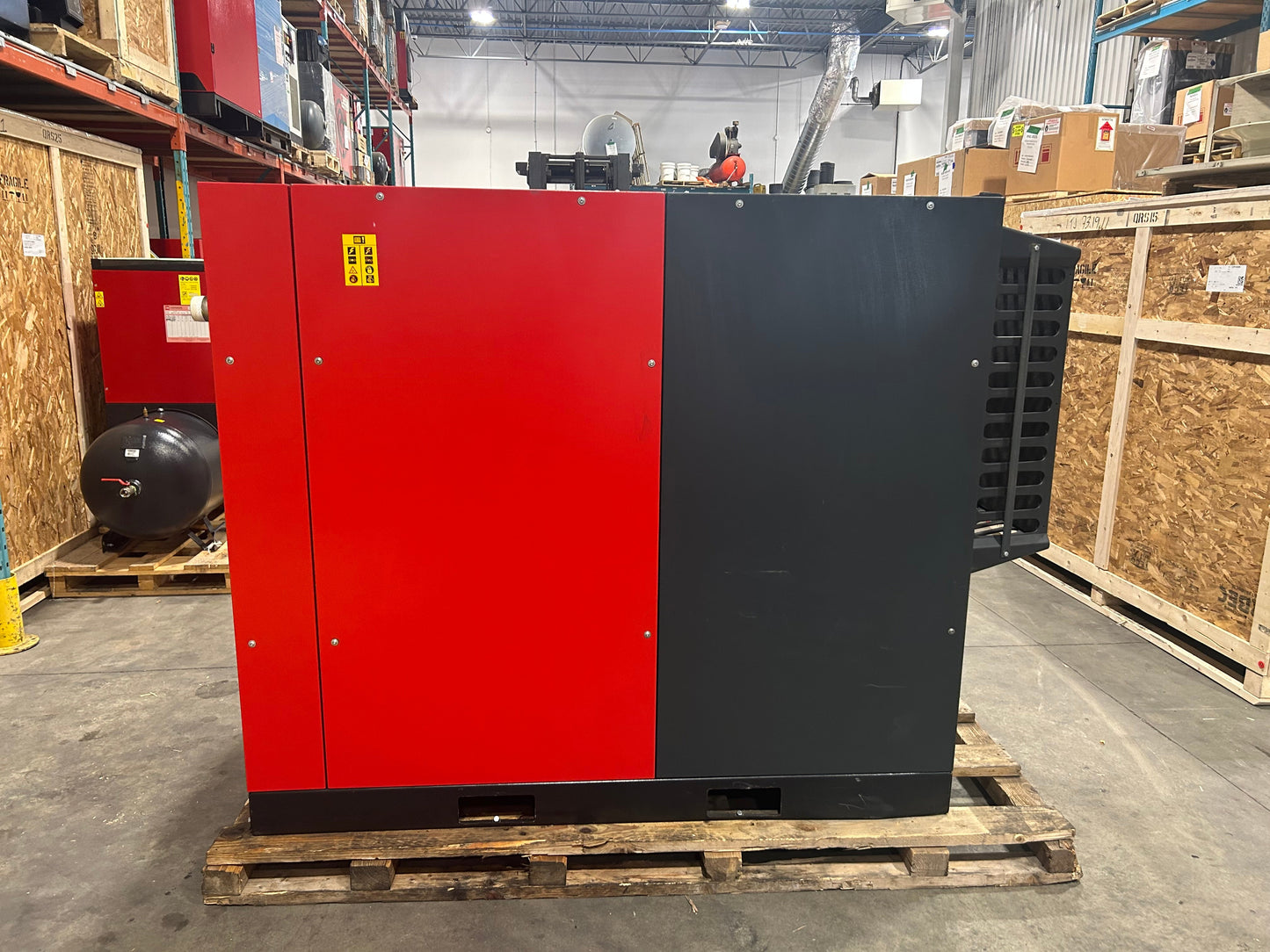 CPE100 Screw compressor 75 KW/100 HP CHICAGO PNEUMATICS - for hire